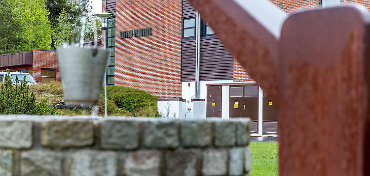 Det er for sent å løfte blikket, når krisen har truffet oss